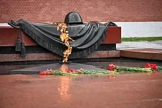 🔥Друзья, в рамках нашего проекта делюсь с вами подборкой памятных мест регионов Центра...