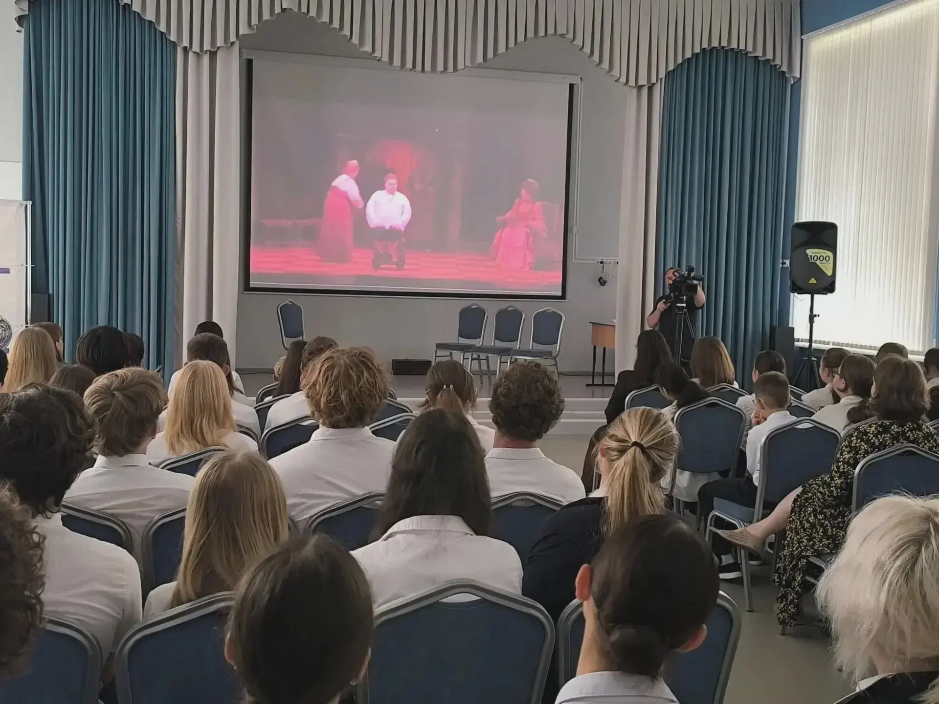 🎬 В сочинской школе открылся кинозал «Фокус»
