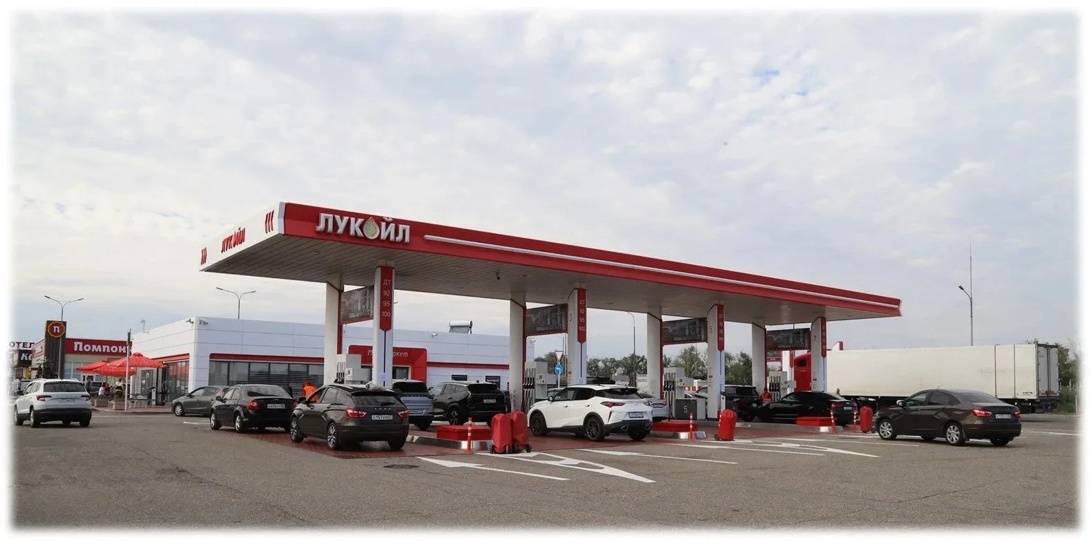 Сегодня, 4 июля, по состоянию на 8.00 в Крыловском районе работают 4 АЗС.