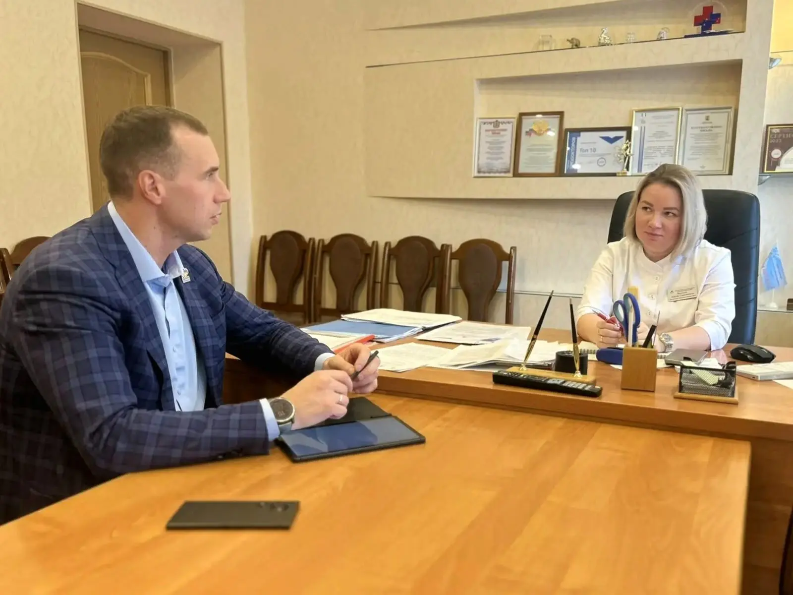 В диалоге с исполняющим обязанности главного врача городской больницы №6 Юлией Фокиной ...