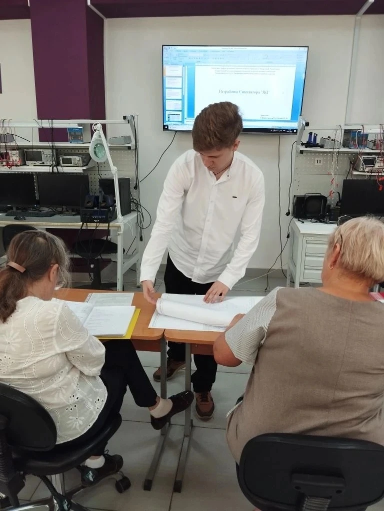 💥 Первый выпуск специалистов по специальности «Разработка электронных устройств и систем».

Сарапул