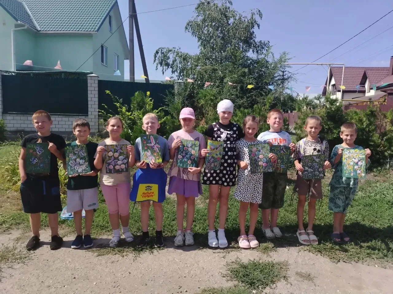 В Доме культуры п.Тепличный состоялся мастер - класс по изобразительному искусству "Ярк...