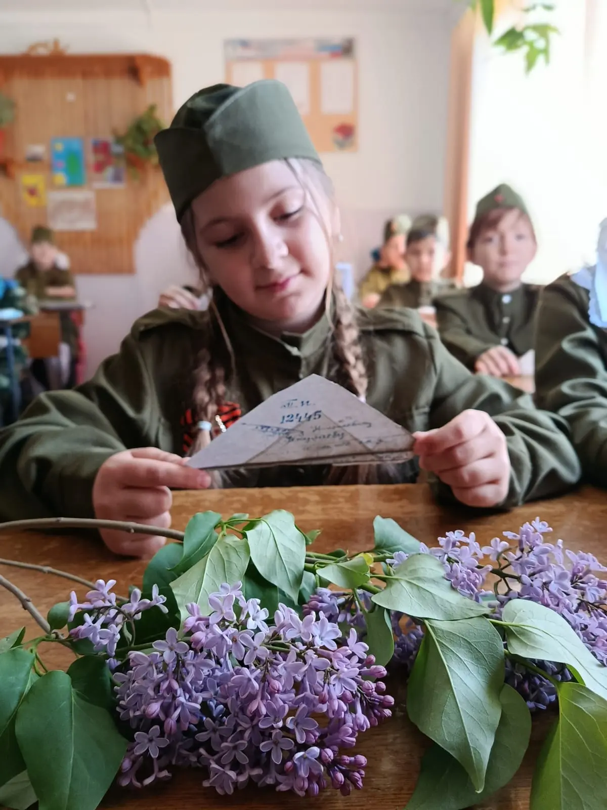 Сирень – это весеннее пробуждение, светлый праздник и, конечно же, символ памяти о героях Великой От