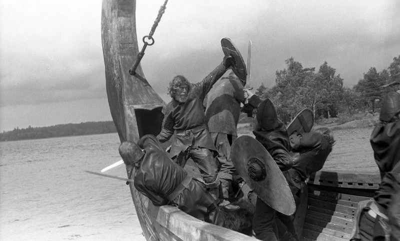 🎬 На съемках фильма «И на камнях растут деревья». Июнь 1984 год.

В качестве консультанта вклад в с