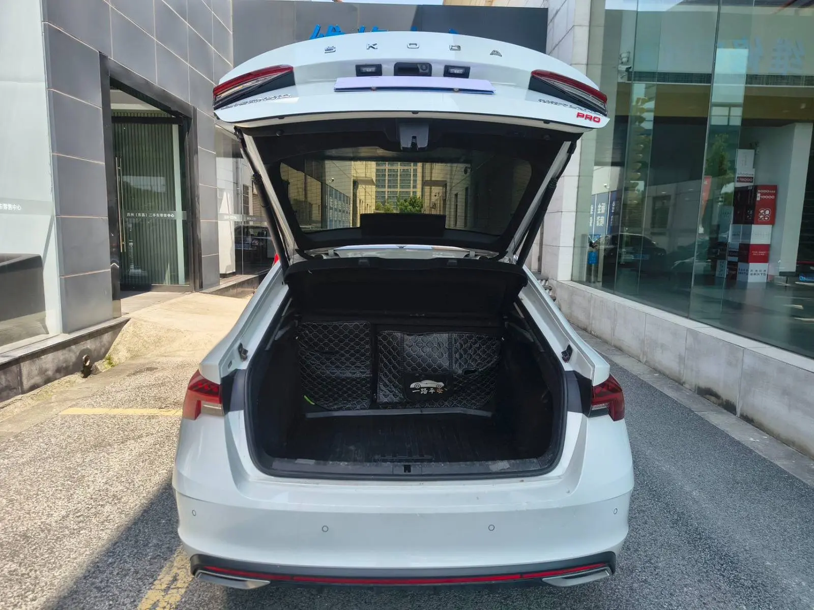 🇨🇳В наличии в Китае: Skoda Octavia PRO  — 2023г., 52.000км. — 1.4л., 150л.с., РКПП ✅Без окрасов  💵Ст