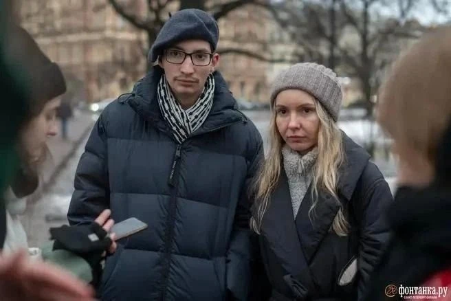 Жену петербургского акциониста Павла Крисевича* Елену задержали в Рязанской области и о...