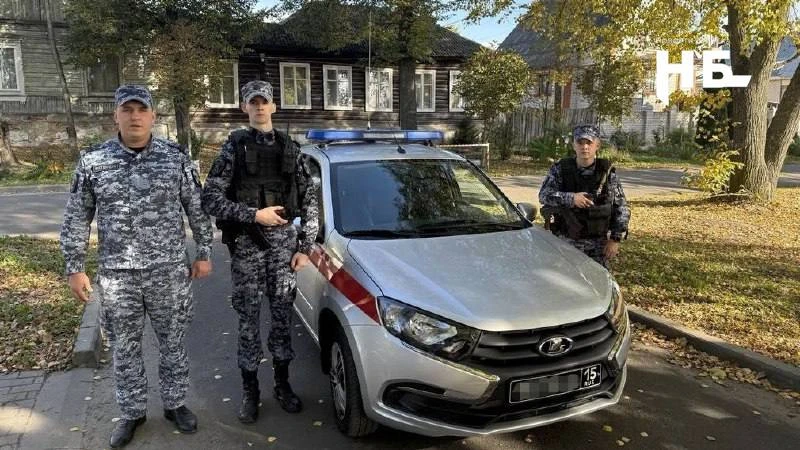 ⚡️Росгвардейцы спасли троих человек при отравлении угарным газом в Карачевском районе.