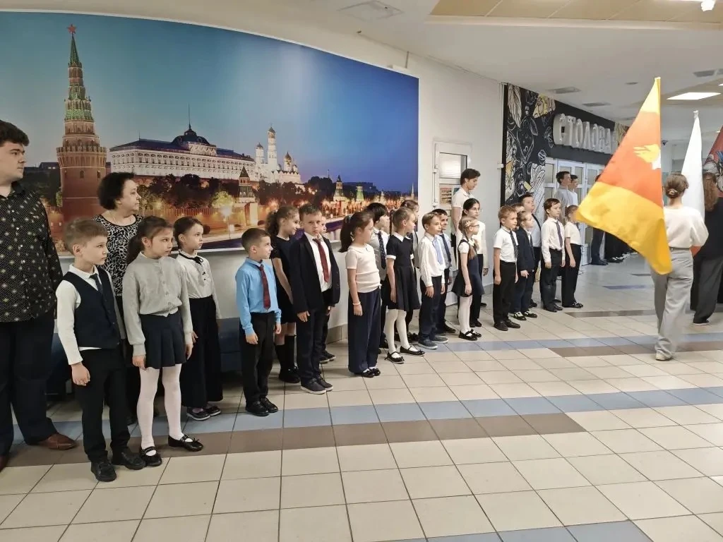 Последний понедельник учебного года 🇷🇺  Сегодня не просто понедельник, а последний понедельник учебн