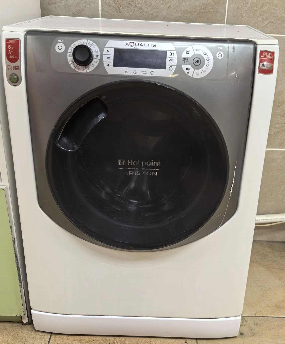 Hotpoint-Ariston Aqualtis (модель AQS1D 29)

1. Общие параметры:

тип установки: отдельно стоящая;

