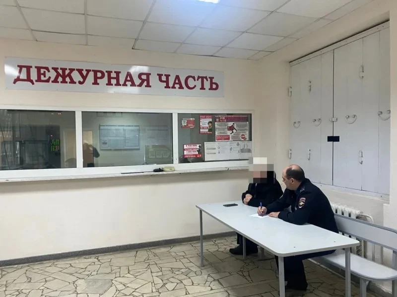 😱 В Нефтекамске посетитель кафе избил сотрудника, а потом украл телефон и деньги