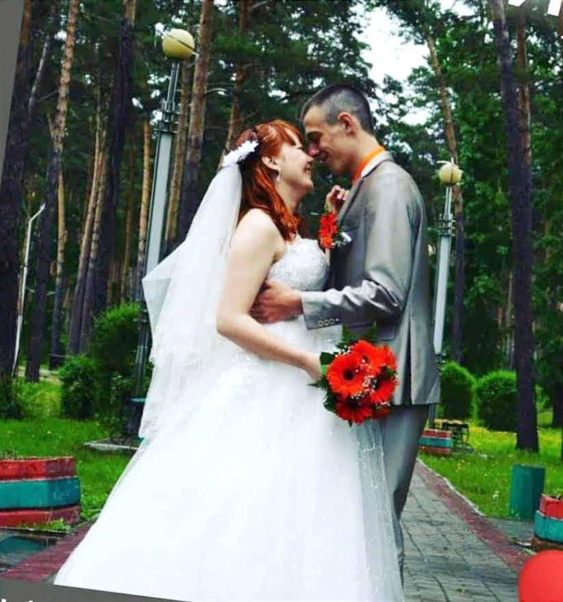 10 лет — не просто дата. Это целая сказка 💍✨

Сегодня мы хотим поздравить не просто сотрудников, а 