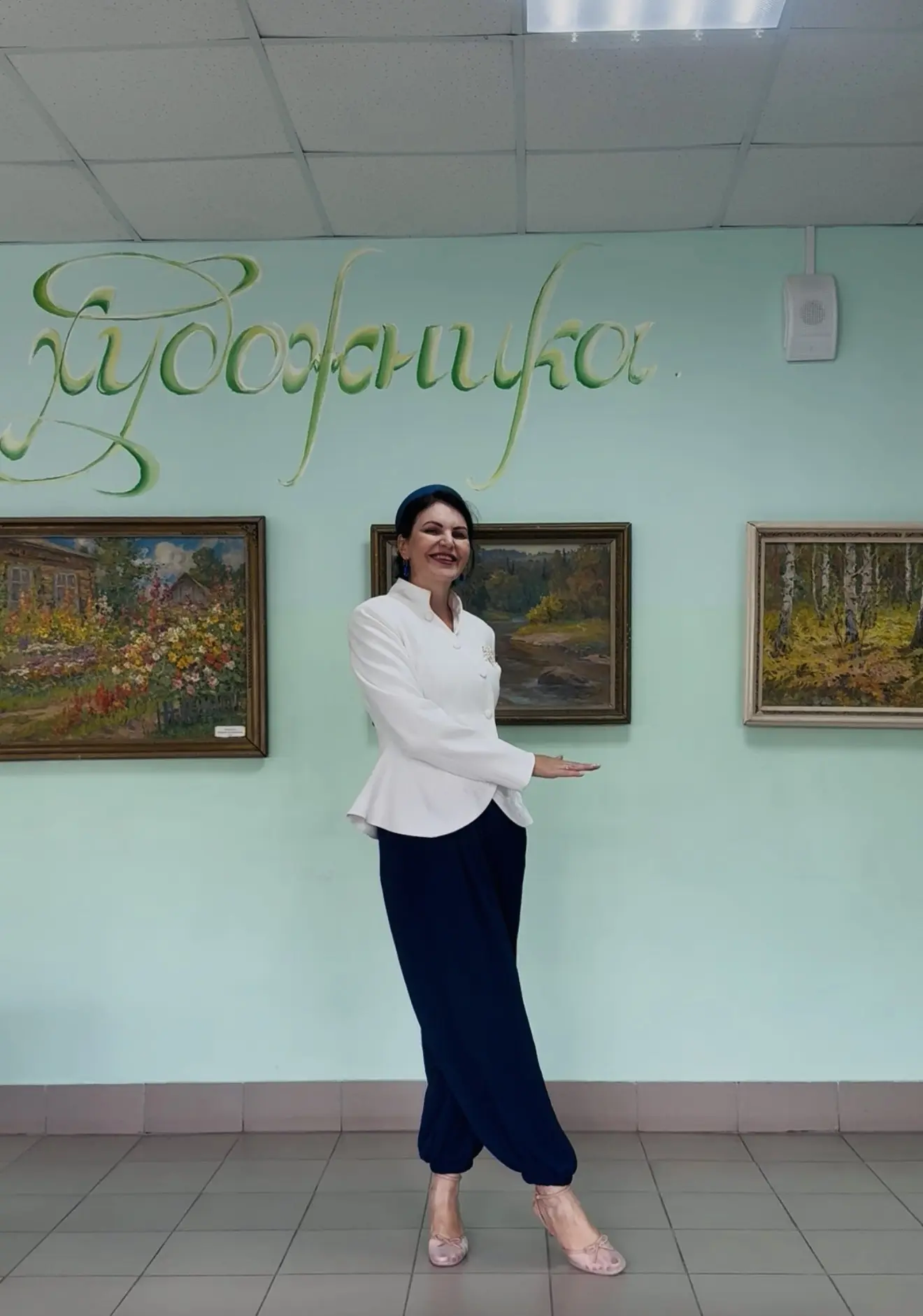 Как же мне нравится новый жакет… издалека кажется обычным, но по лацканам, низу и ворот...