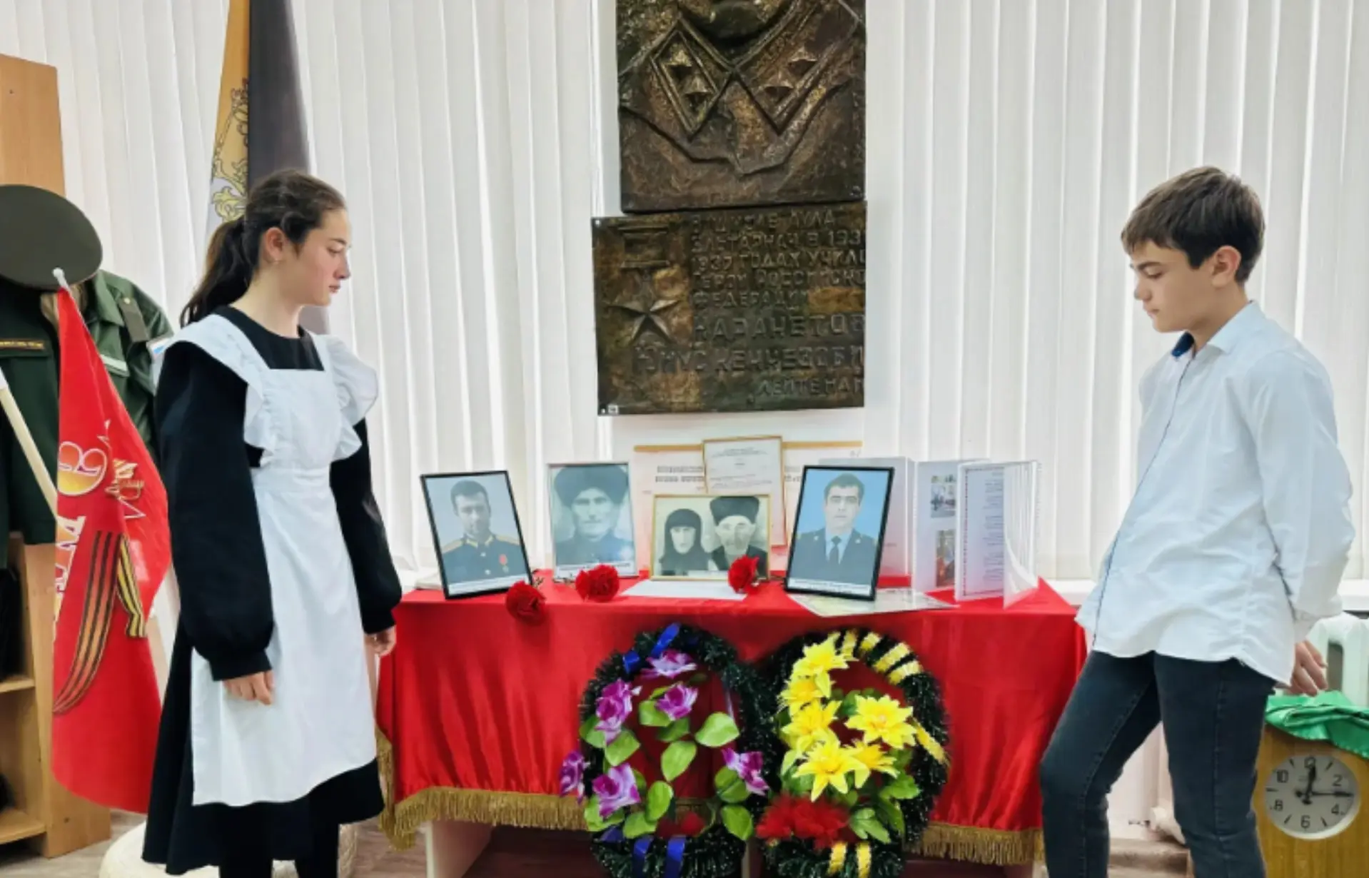 🎓 Виртуальный тур «Мой любимый зал»: Шестиклассники школы аула Эльтаркач, в роли экску...