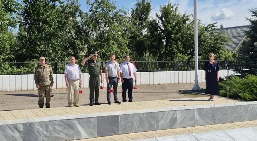 Сегодня, 22.06.2026 г., состоялась церемония возложения цветов ко Дню памяти и скорби 🎗️