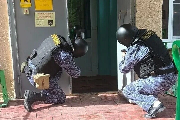 Росгвардия провела учения в 90 школах Костромской области