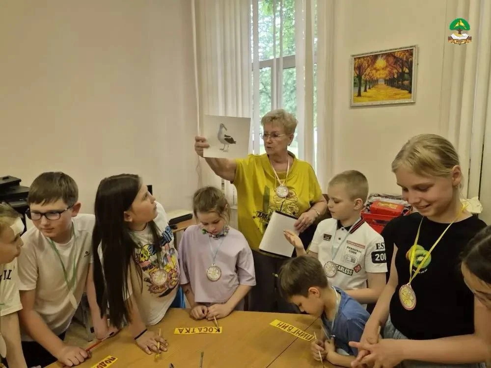 Вокруг света за один день? Легко! 🌍✨

Завершили наш день не просто так, а с настоящим приключением 
