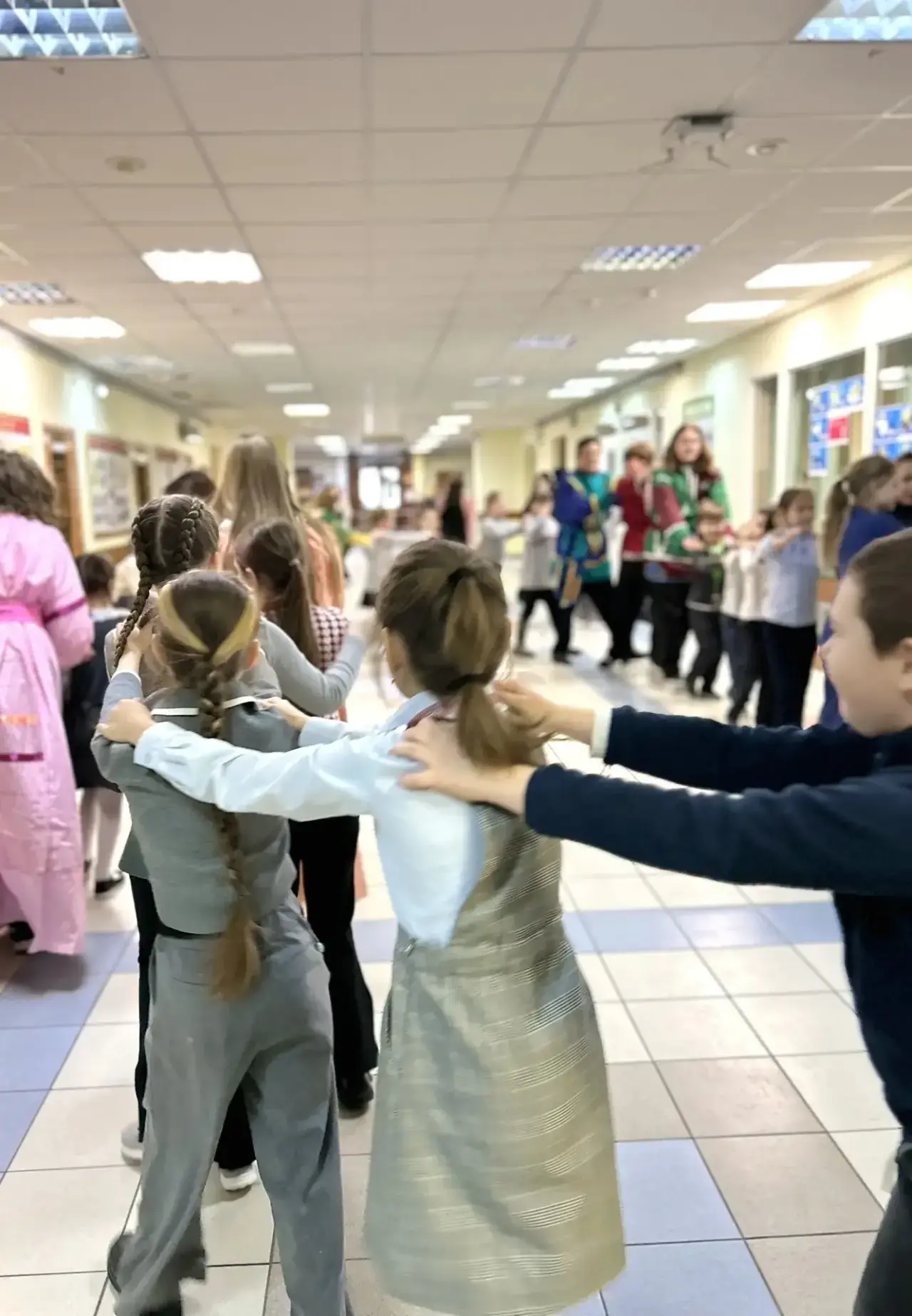 🎯19 февраля в корпусе «Бунин» царила атмосфера настоящего праздника и веселья! Мы провели зажигатель