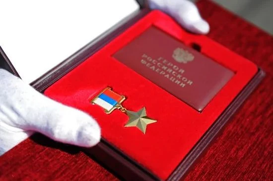 Дети Героев должны первыми получать места в детских садах и школах

В этом нет никаких сомнений! Но 