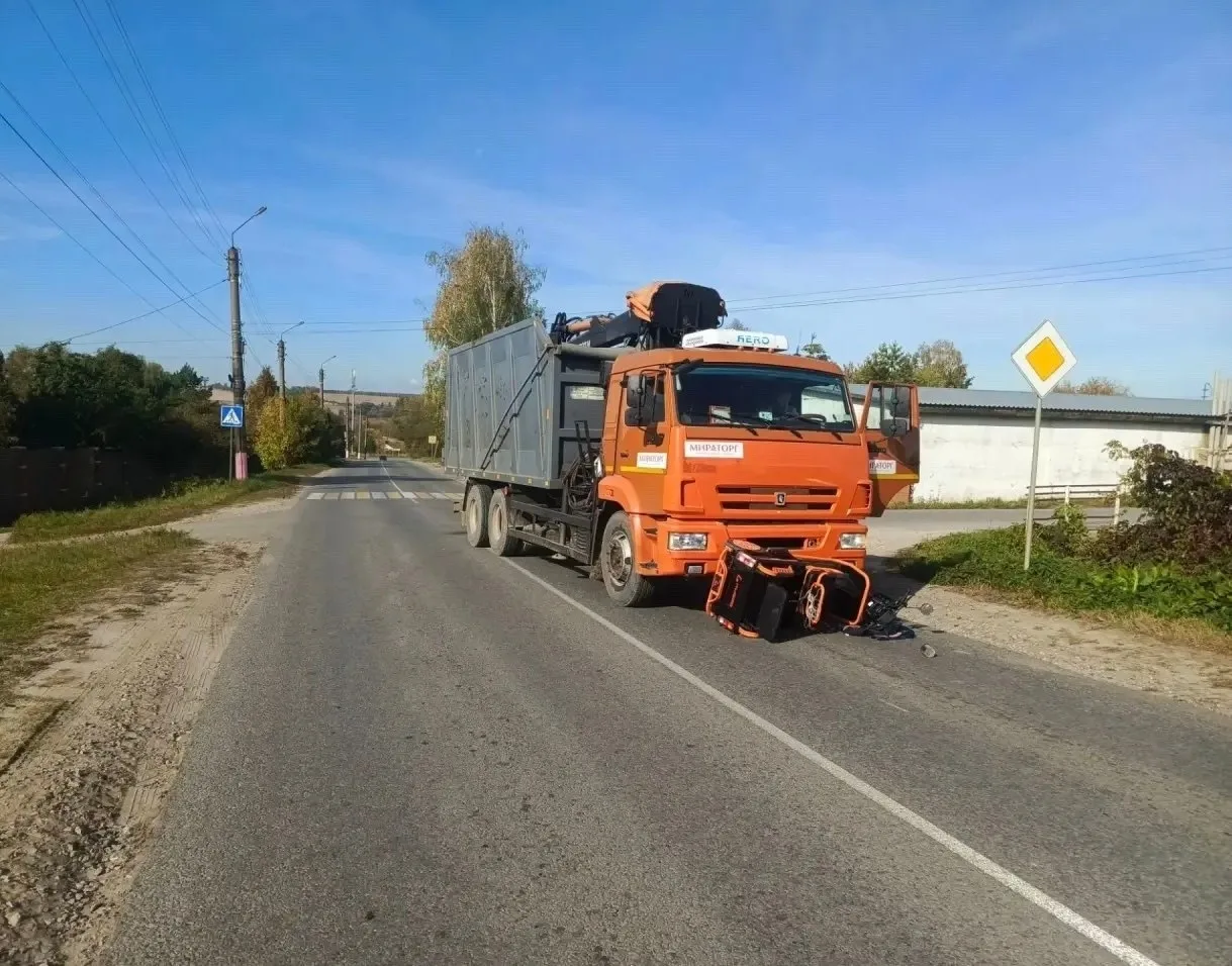 ❗️В Сухиничах пожилой мужчина на трицикле попал под КамАЗ