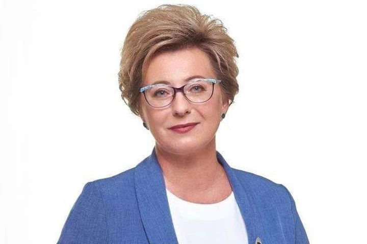 ЦЕНА ПРИОРИТЕТОВ ЕЛЕНЫ ЕГОРОВОЙ
Продолжим тему образования в Усть-Абаканском районе, где администрац