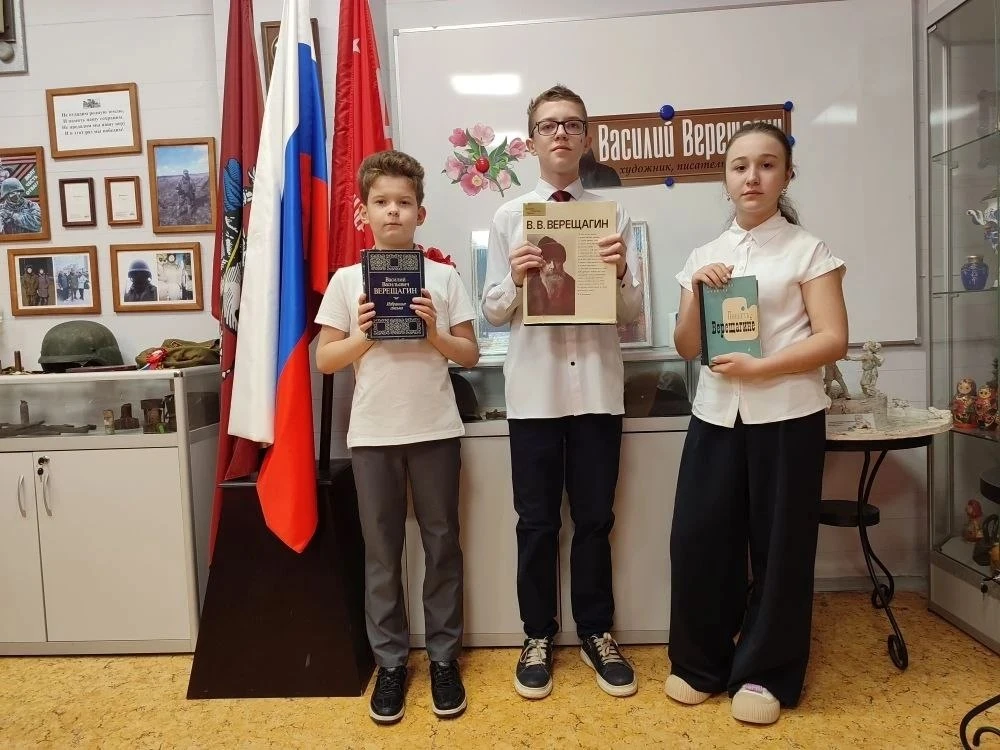 Активисты комплексного школьного музея «Из прошлого в настоящее» в Международный день музеев провели