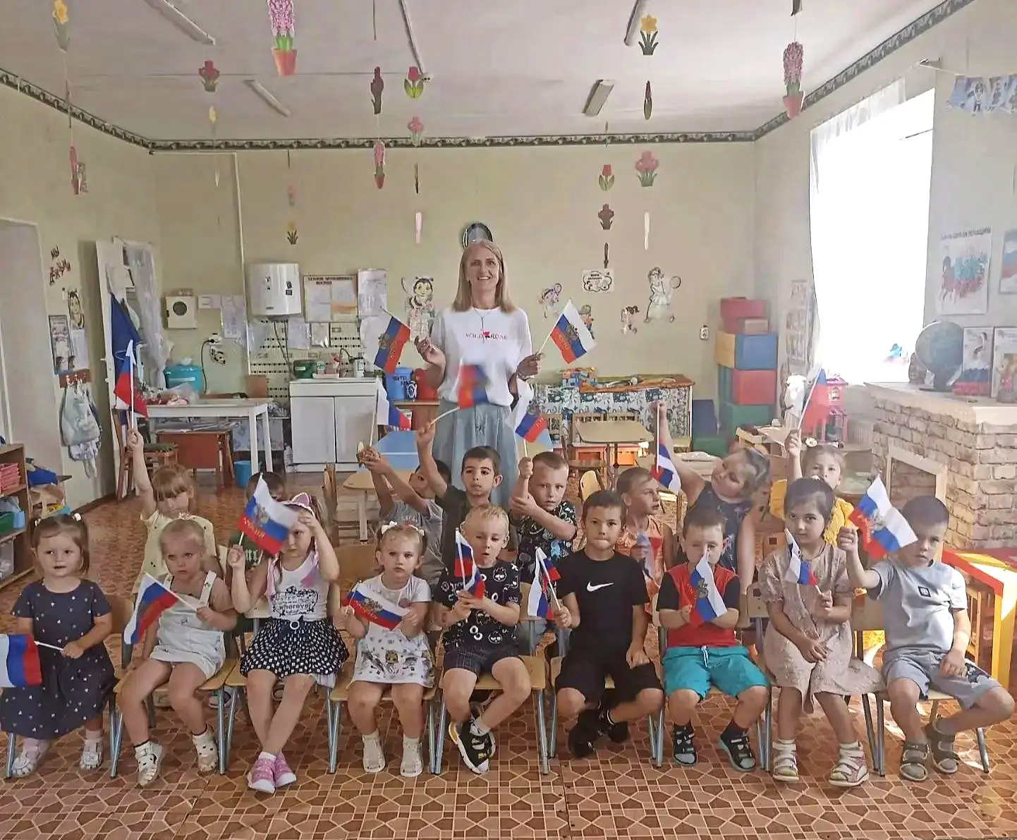 🇷🇺 «Триколор моей страны»: патриотический час для дошколят!