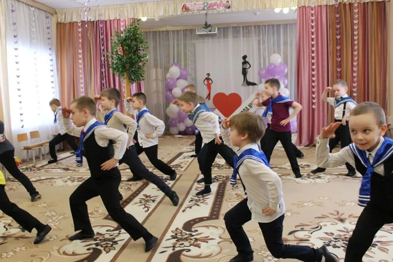 🌸 Как дошколята поздравляли мам и бабушек!  В наших дошкольных отделениях прошли настоящие весенние 