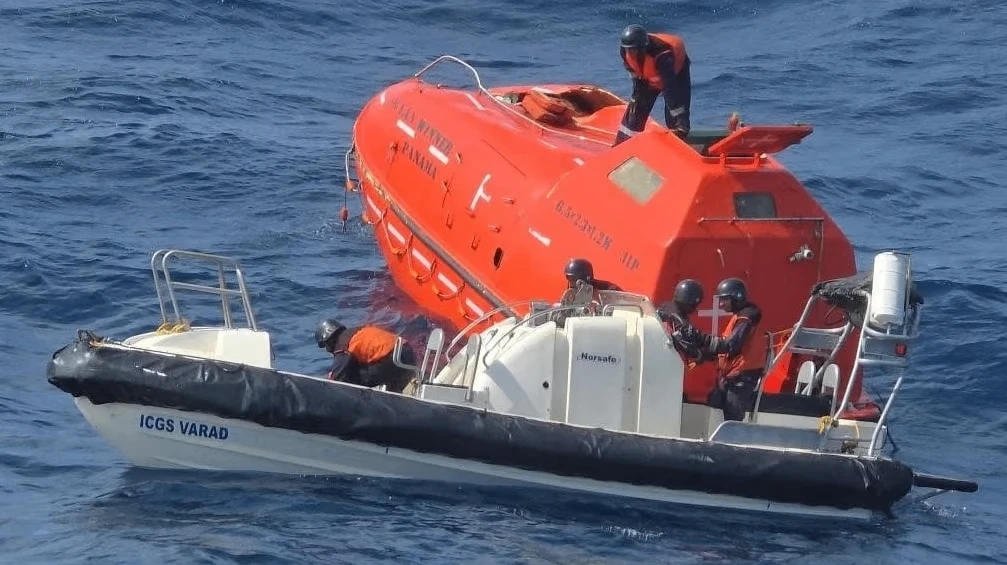 В Бенгальском заливе продолжается поиск экипажа балкера Ocean Winner (IMO 9145530), зат...