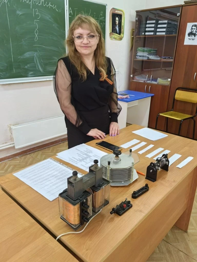 Электродинамика: Путешествие в Мир Энергии и Взаимодействий  📌В группе ДОБ11СЖД прошло интерактивное