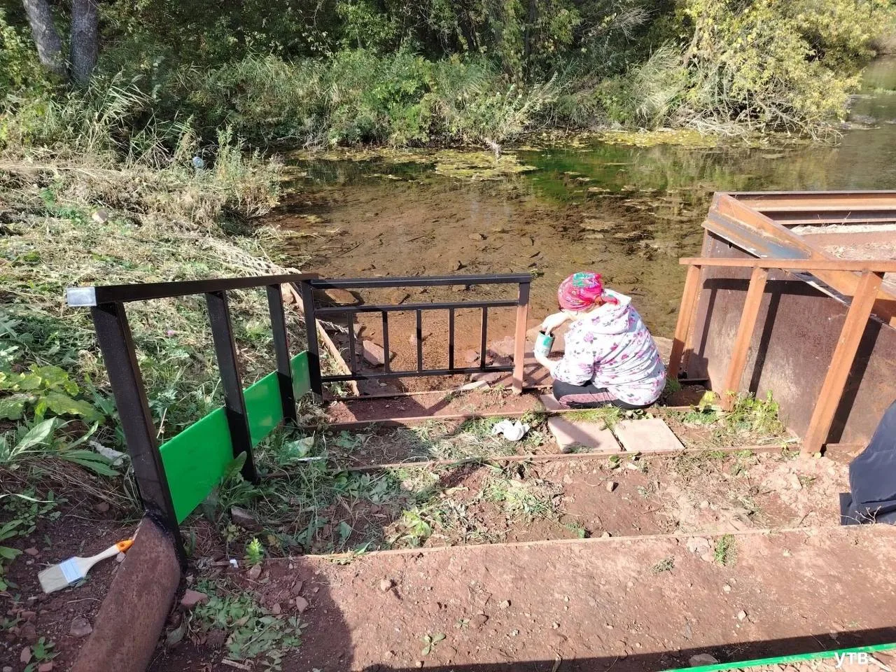 В Стерлитамакском районе благоустраивают родник. В деревне Константиноградовка расчисти...