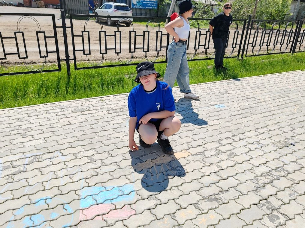 Детство + мелки = любовь к России ❤️

Активисты Движения Первых МБОУ СОШ пгт. Ерофей Павлович с учас