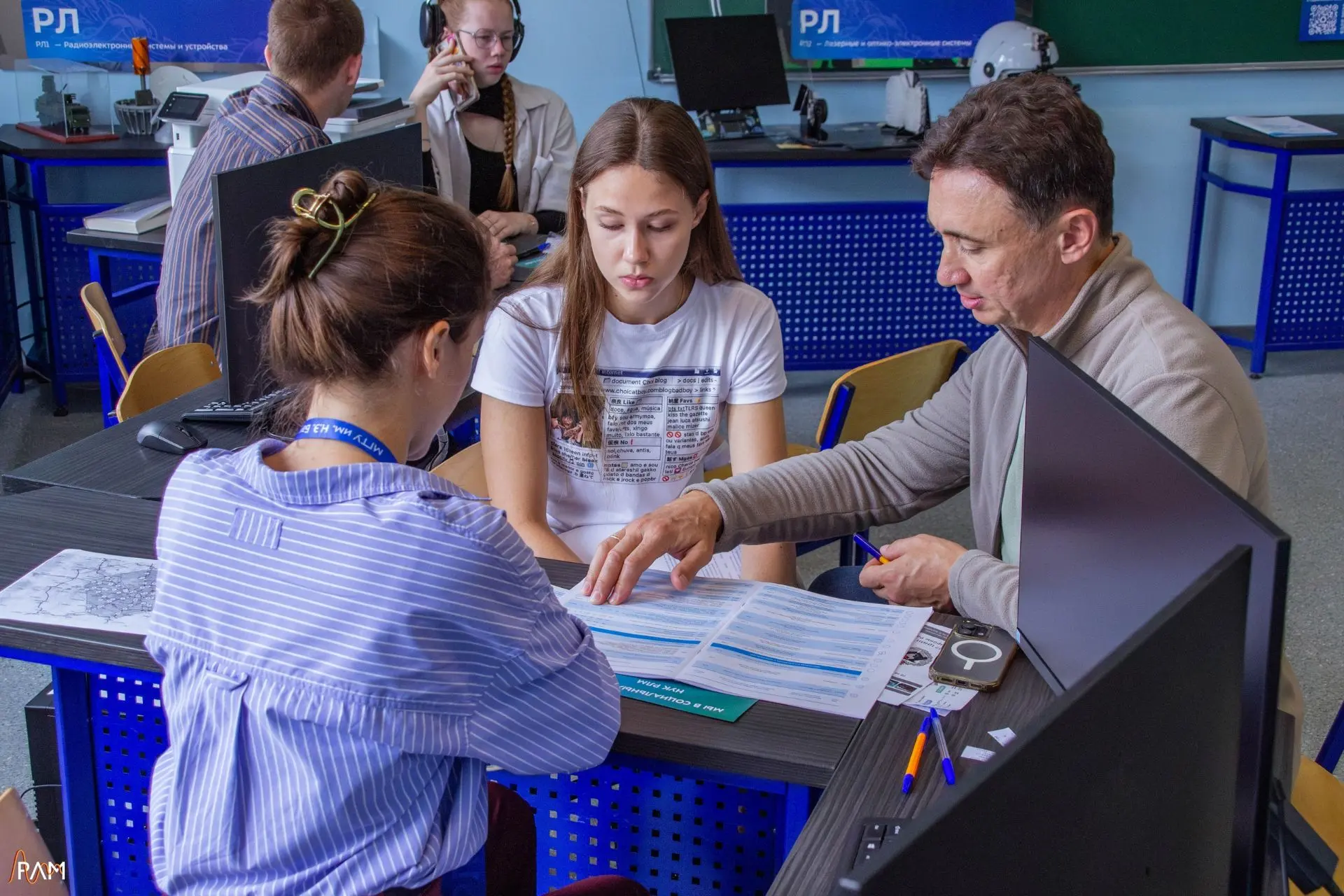 🎉 Дорогие первокурсники, поздравляем с поступлением!