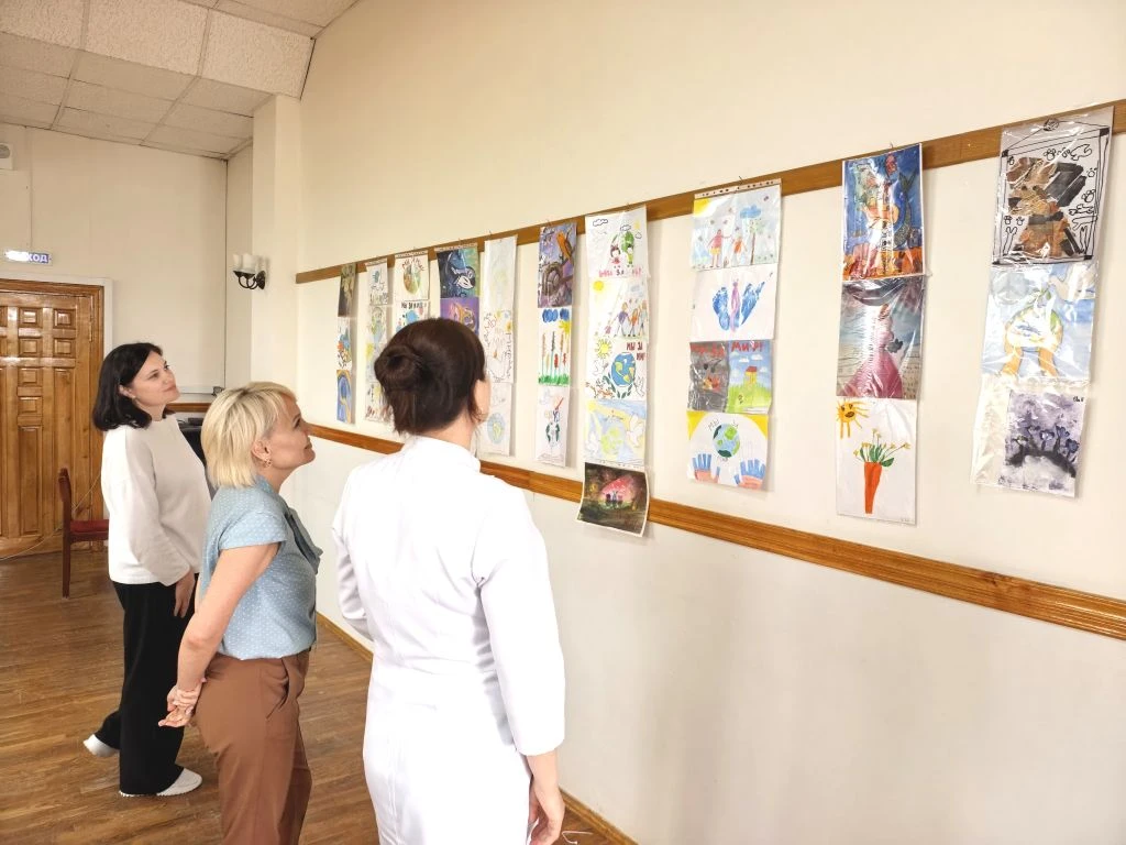 🖼️Мир глазами детей☀️

В преддверии доброго и светлого праздника — Дня защиты детей — Профсоюз Горо