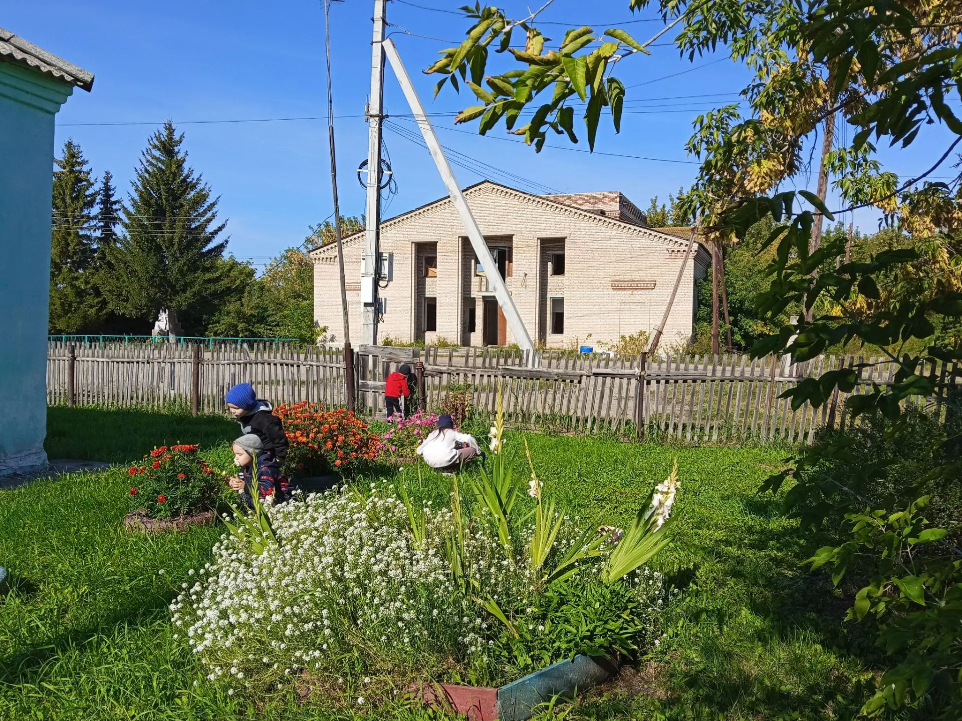 ☀️🌤️Раздаётся визг и смех,