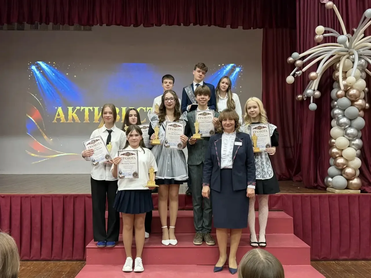 🏆 Премия «Овация» для 5-11 классов нашла своих героев!  Сегодня, сразу после Последних звонков, наш 