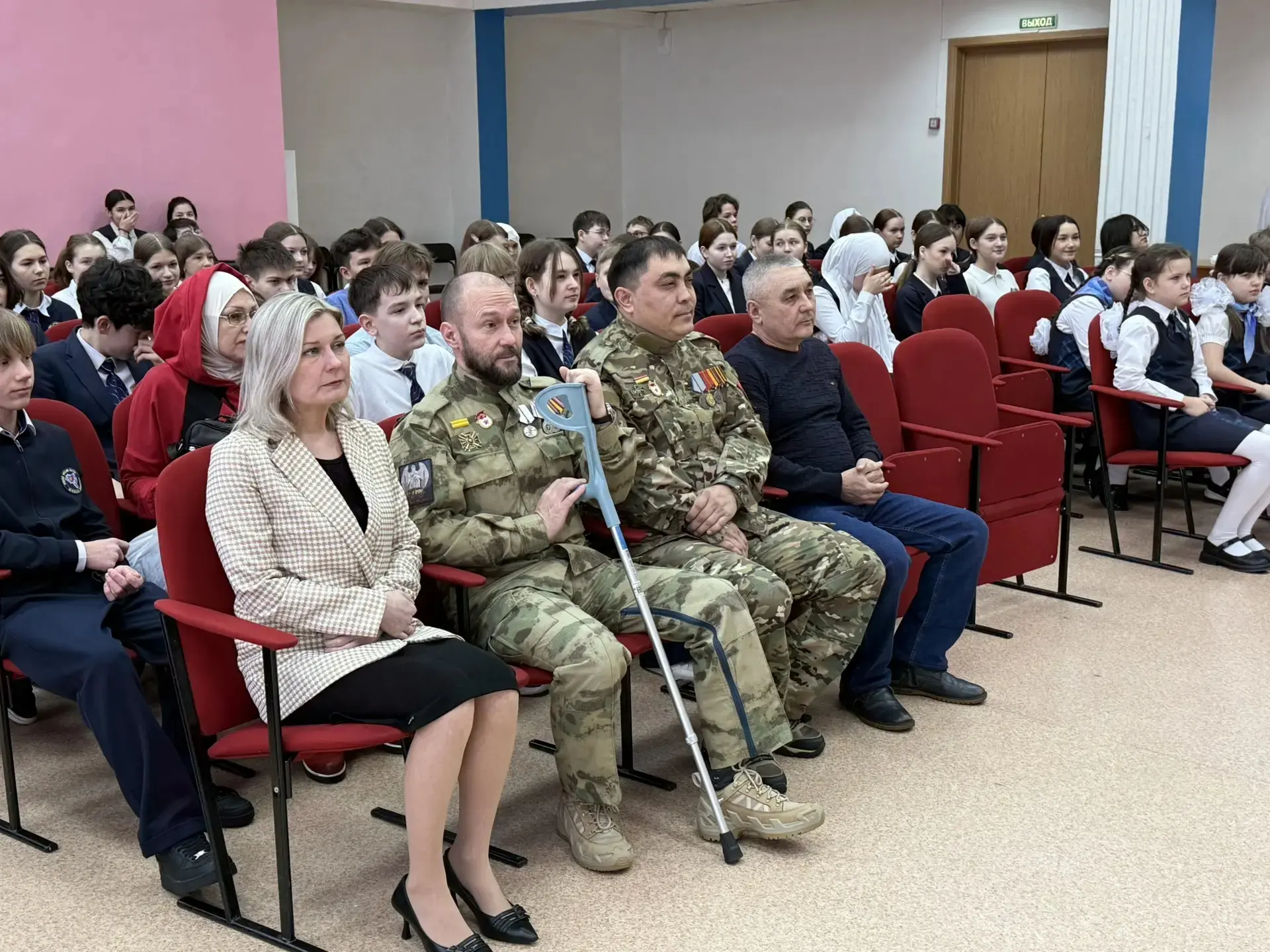🕯 «Афганистан: память, которой не нужны сроки»  В нашей школе прошёл Урок мужества «Путь домой:возвр