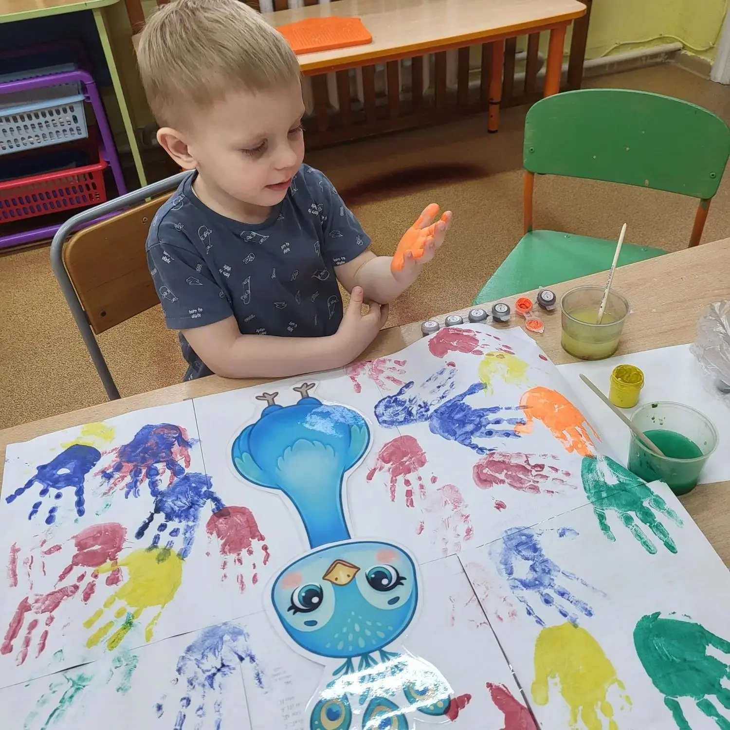 🌞 В этот волшебный день, когда лучи весеннего солнца пробивались сквозь большие окна д...