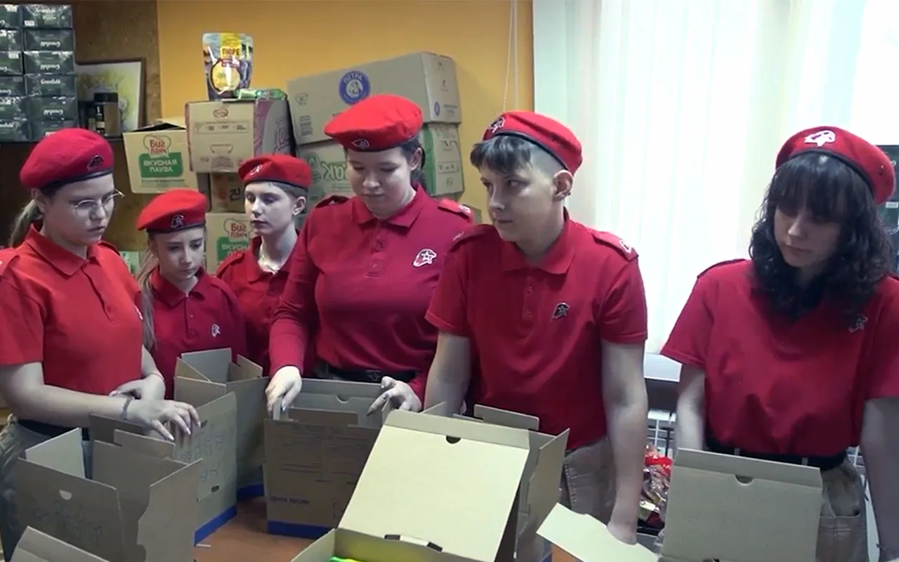 Юнармейцы Северска отправили бойцам продукты и письма  ✉️ Участники юнармейских отрядов Томской обла