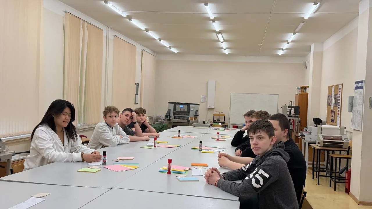 🎓Ученики 9В и 9Н классов, под руководством социального педагога Анжелики Нуртдиновой Николаевой, сов