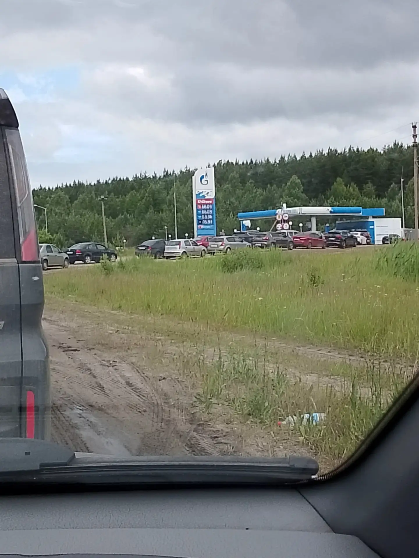 Газпром. Очередь от хреновского кольца. Люди, прекратите уже создавать ажиотаж!