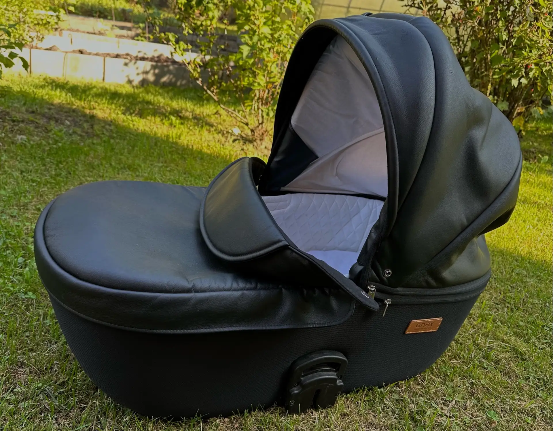 Продам коляску Anex Sport 3 в 1  . Польша . Состояние удовлетворительное . 6000₽.