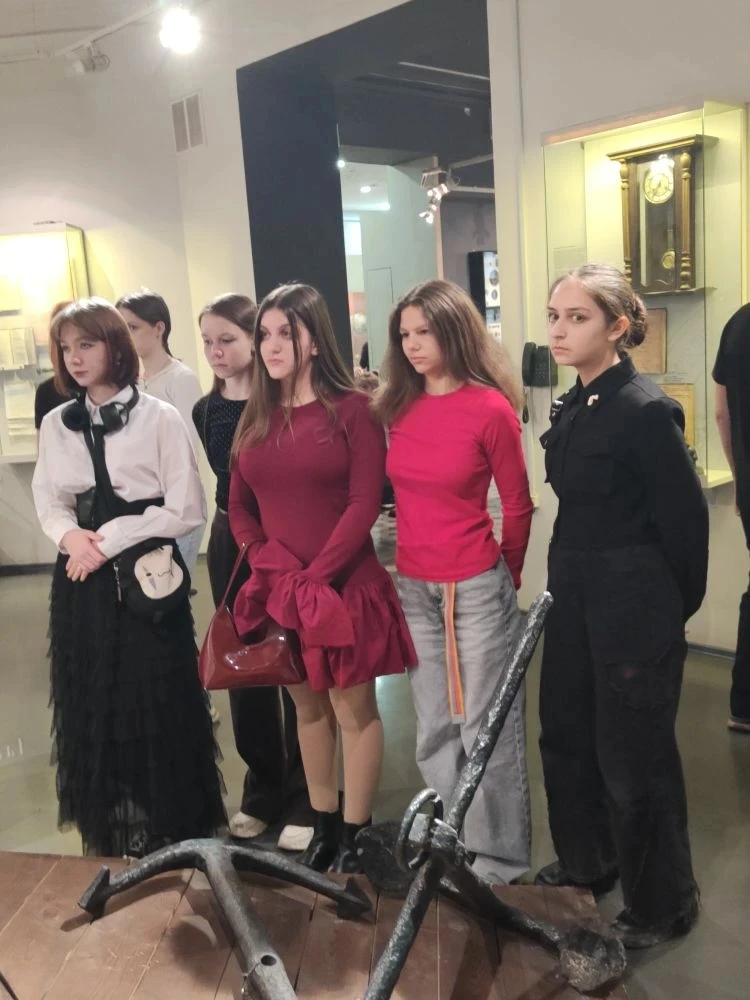 ✨ ПУТЕШЕСТВИЕ В ПРОШЛОЕ : гимназисты в гостях у Музея истории Дальнего Востока имени В.К. Арсеньева.