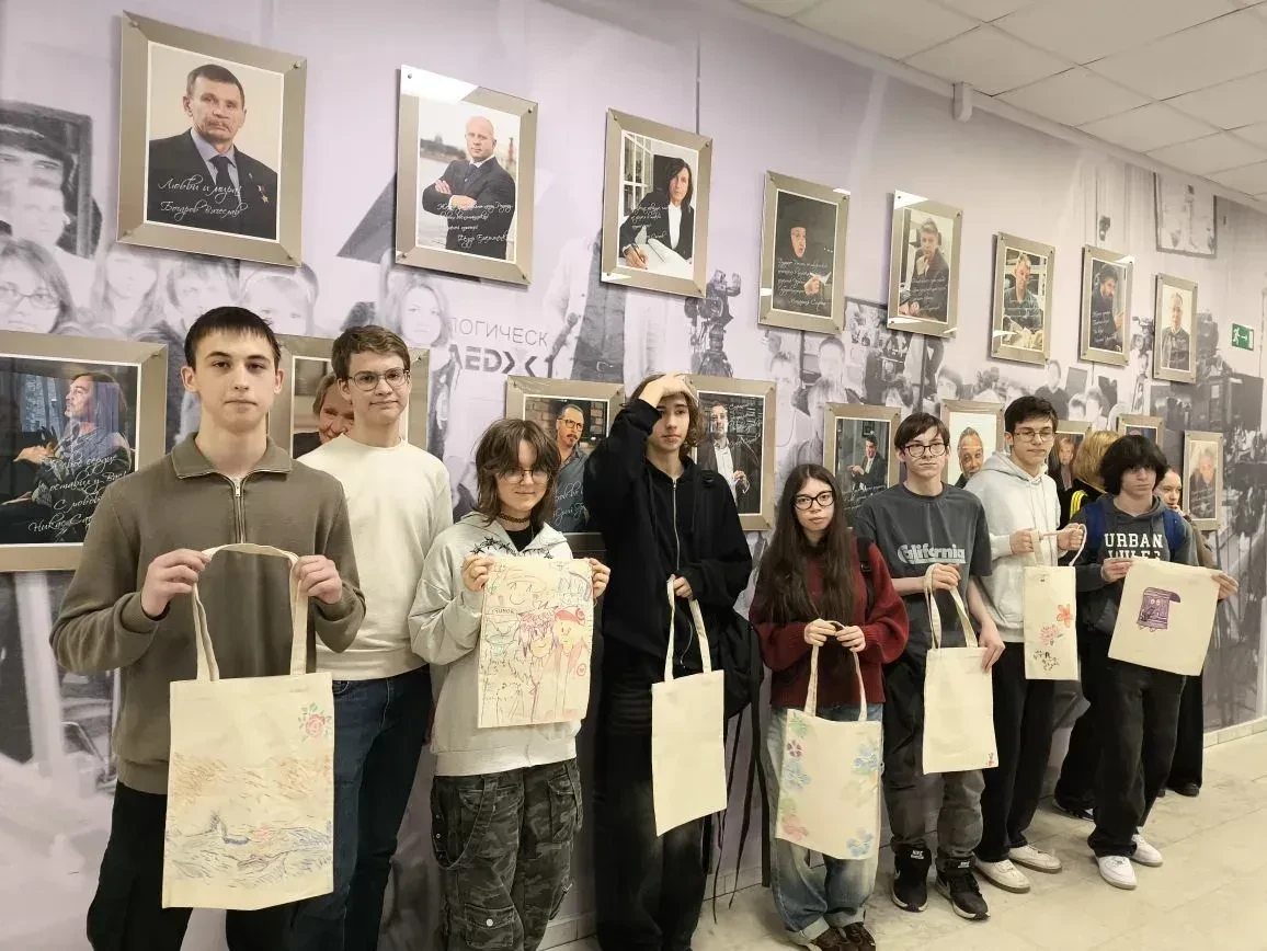 🎓 Профессиональные пробы: шаг к будущему! ✨  15 апреля обучающиеся 9-х классов посетили 1-й Московск