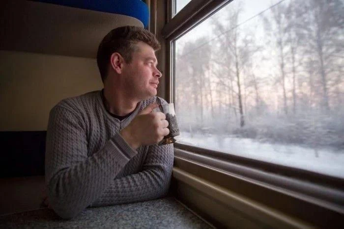 В тридцать лет я осознал, что вся моя жизнь превратилась в бесконечный зал ожидания. Я ...