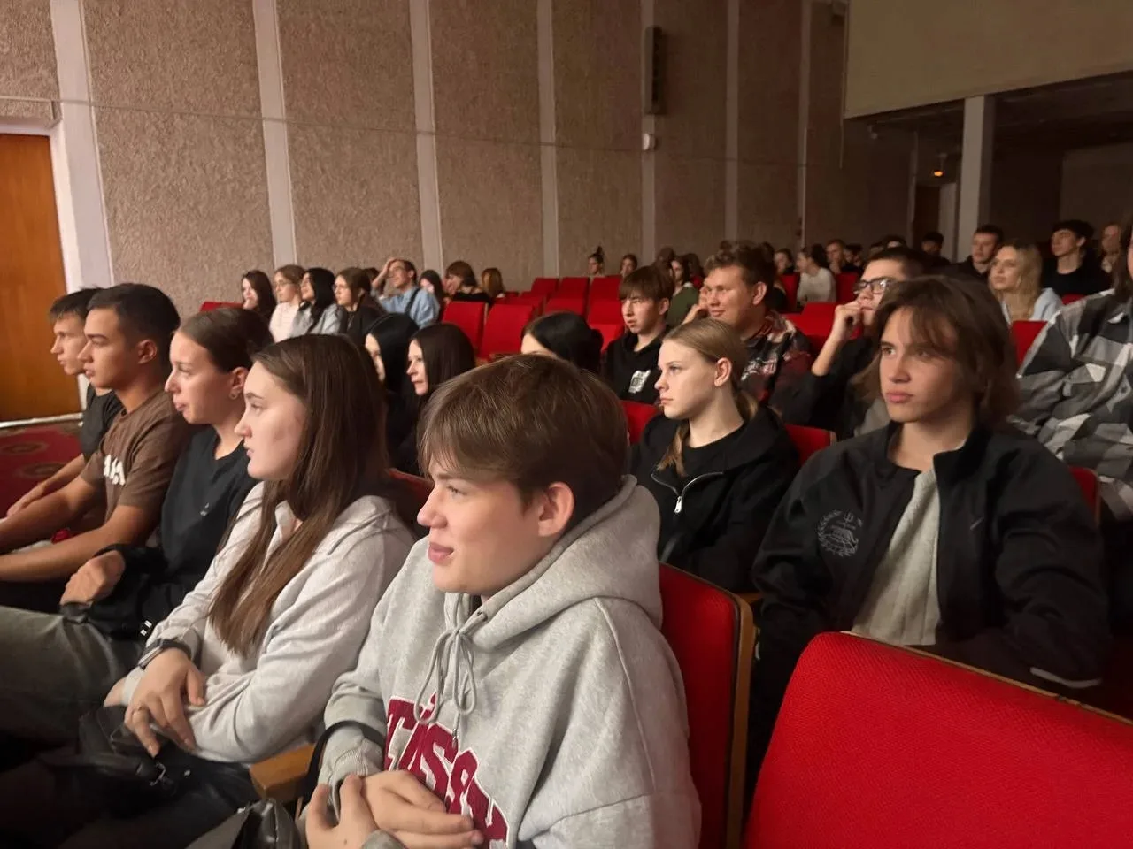 🏛 28 сентября обучающиеся 11 класса нашей 14 школы вместе с классным руководителем пос...
