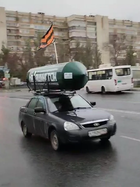 😐Приору с ракетой на крыше заметили самарцы.