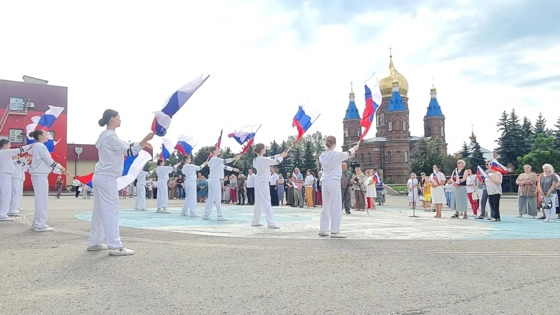 В Сердобске торжественно отметили День государственного флага России