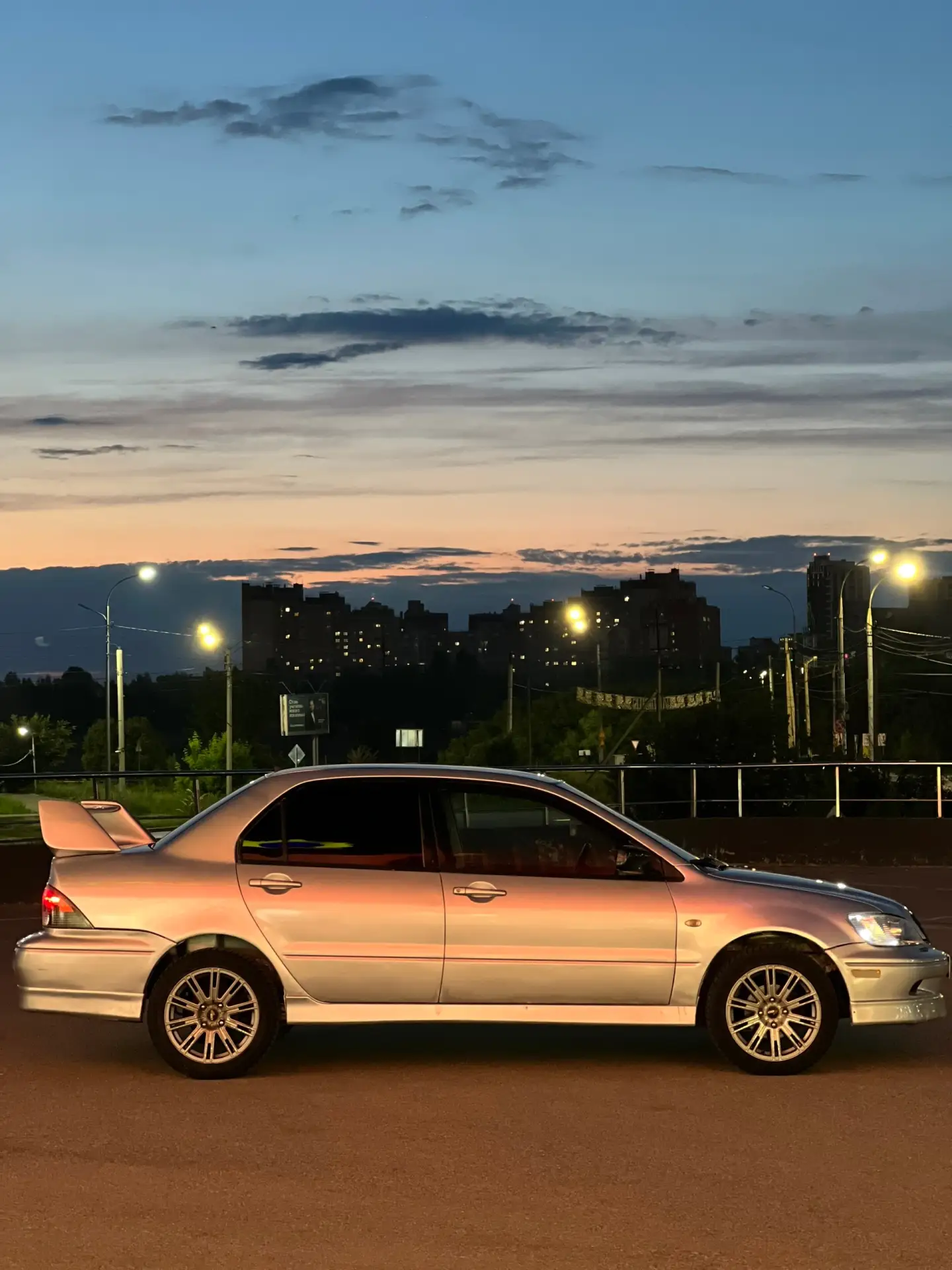 В продаже Mitsubishi Lancer 9   2002 года