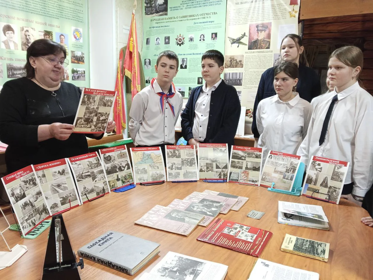 В школьном музее проведен цикл тематических мероприятий о блокадном Ленинграде, о подви...