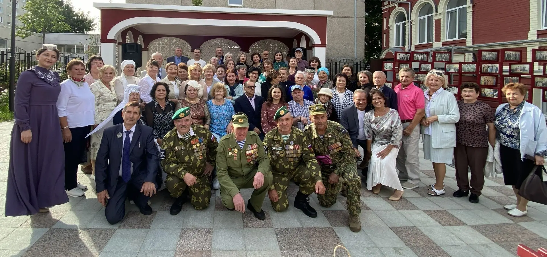 Башкортстан Язучылар берлегенең “Уфа юкәләре” скверында Венер Фәттаховның иҗат бәйрәме ...